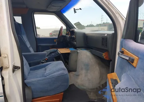 1992 Ford Econoline E150 Van from USA, damaged, VIN 1FDEE14N3NHA25465